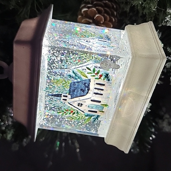 Winter Church light up water lantern - Picture 4 of 11